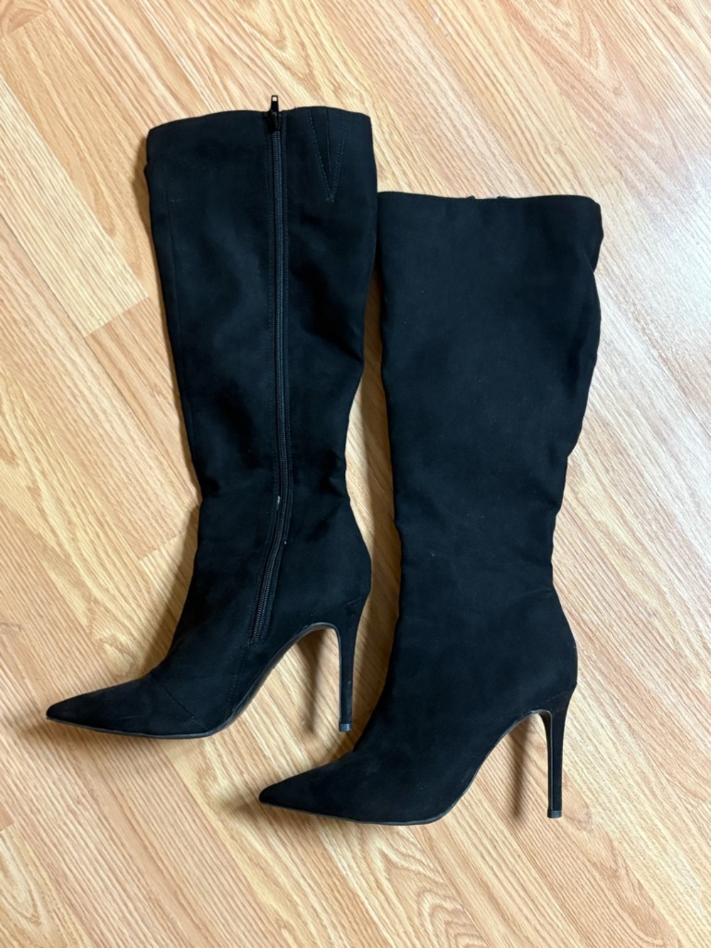Black Pointed-Toe Stiletto Knee-High Boots - Women's - Picture 2 of 10